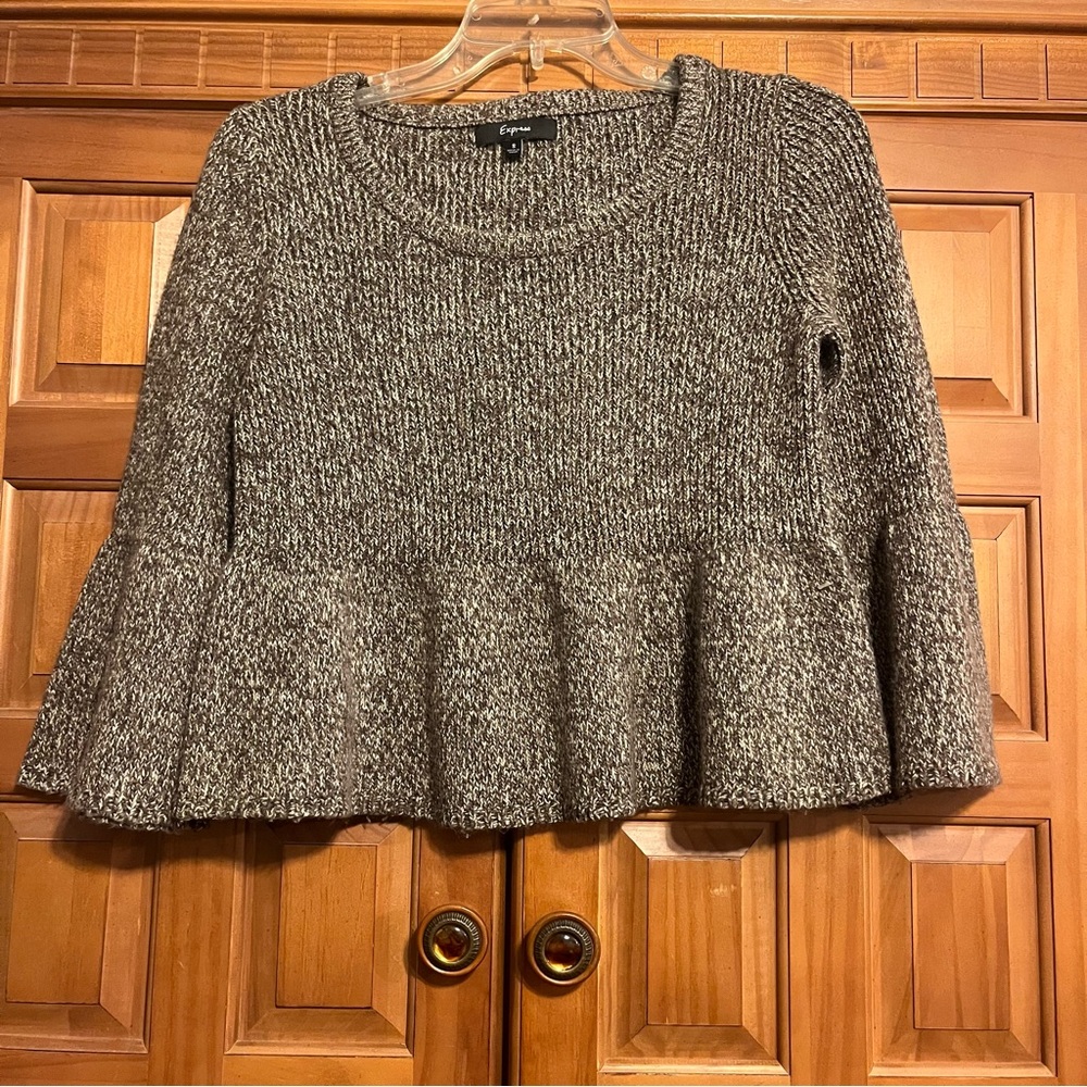 Brown Express Sweater with bell sleeves
- Excellent Condition